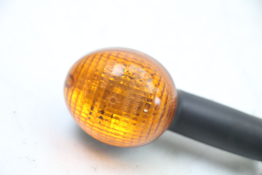 photo de FRONT RIGHT TURN SIGNAL PEUGEOT LUDIX ONE 50 (2005 - 2008) - Zoom on usage condition