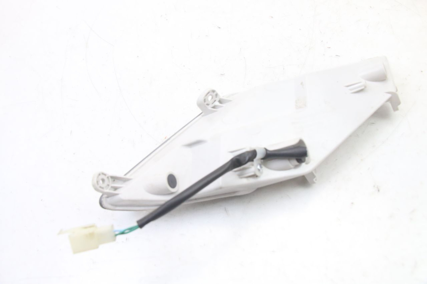 photo de FRONT RIGHT TURN SIGNAL PEUGEOT TWEET 4T 50 (2023 - 2025) - Technical close-up