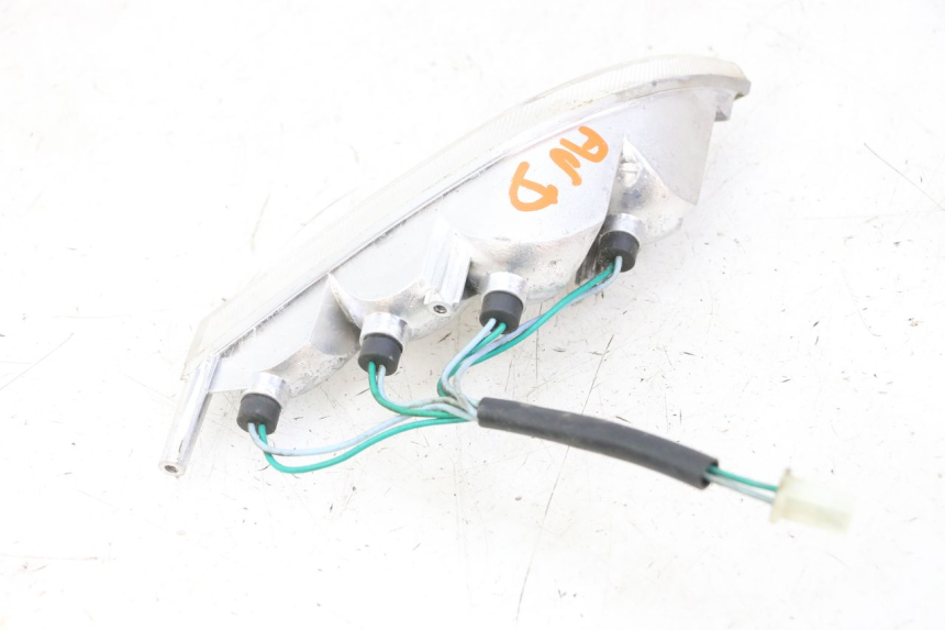 photo de FRONT RIGHT TURN SIGNAL PEUGEOT VIVACITY 125 (2010 - 2017) - Technical close-up