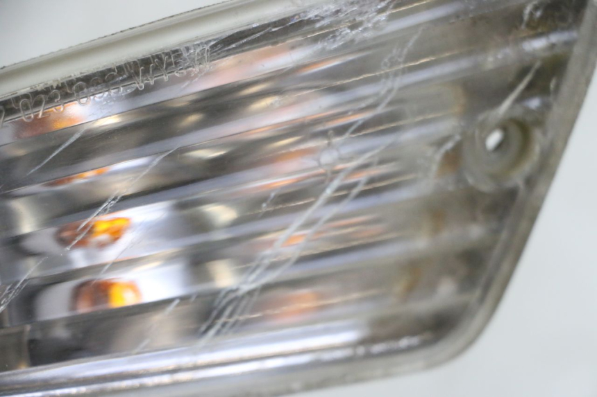 photo de FRONT RIGHT TURN SIGNAL PIAGGIO VESPA GRANTURISMO 200 (2004 - 2005) - Product overview