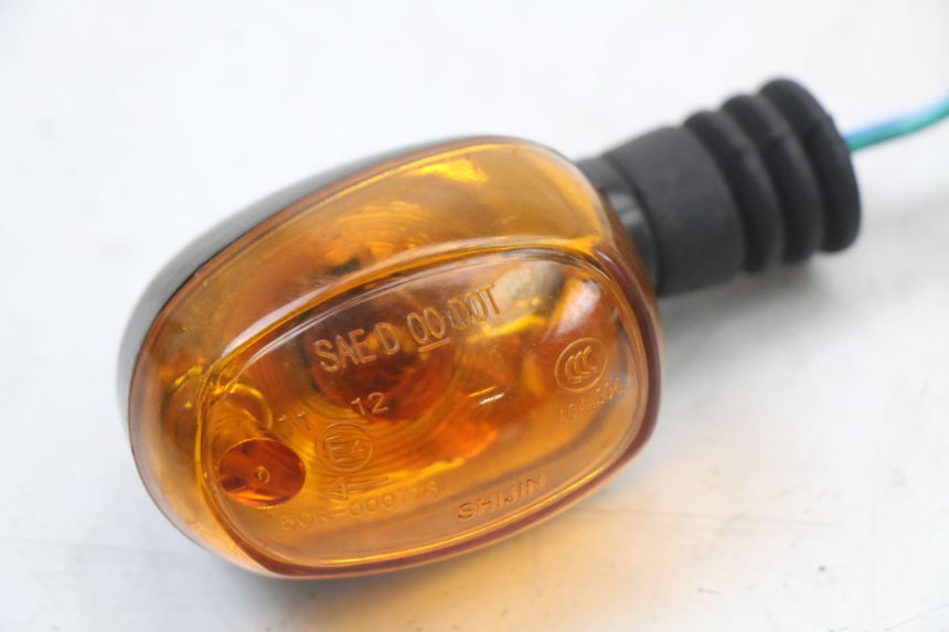 photo de FRONT RIGHT TURN SIGNAL REGAL RAPTOR SPYDER 125 (2010 - 2018) - Component detail