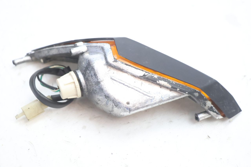 photo de RIGHT FRONT TURN SIGNAL KEEWAY RY6 2T 50 (2011 - 2019) - Alternative perspective