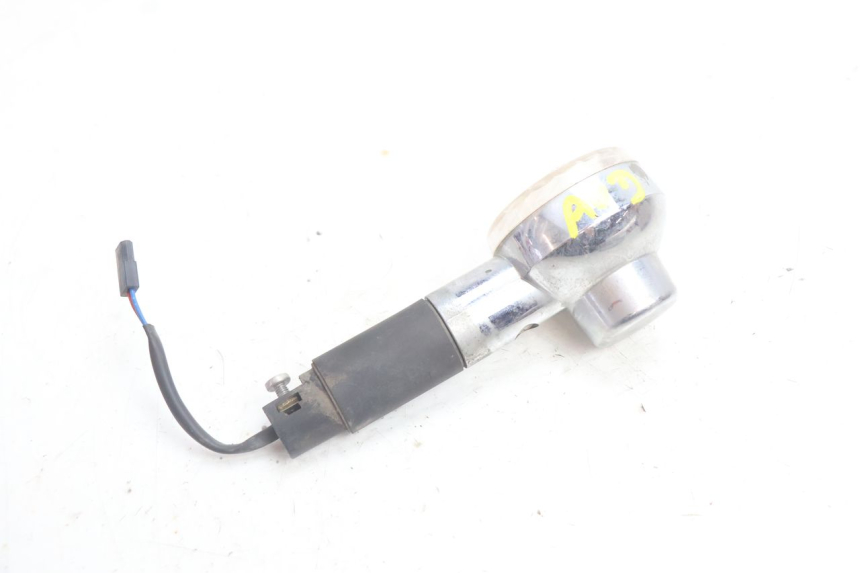 photo de FRONT RIGHT TURN SIGNAL APRILIA SCARABEO GT 125 (1999 - 2007) - Alternative perspective