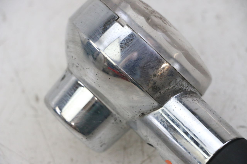 photo de FRONT RIGHT TURN SIGNAL APRILIA SCARABEO GT TOURING 125 (1999 - 2005) - Zoom on usage condition