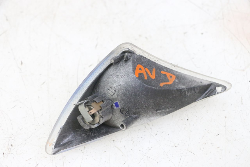 photo de FRONT RIGHT TURN SIGNAL PEUGEOT SPEEDFIGHT 2 LC 50 (2000 - 2009) - Technical close-up