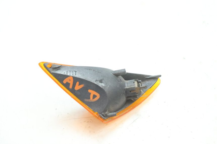 photo de FRONT RIGHT TURN SIGNAL PEUGEOT SPEEDFIGHT LC 50 (1996 - 2002) - Alternative perspective