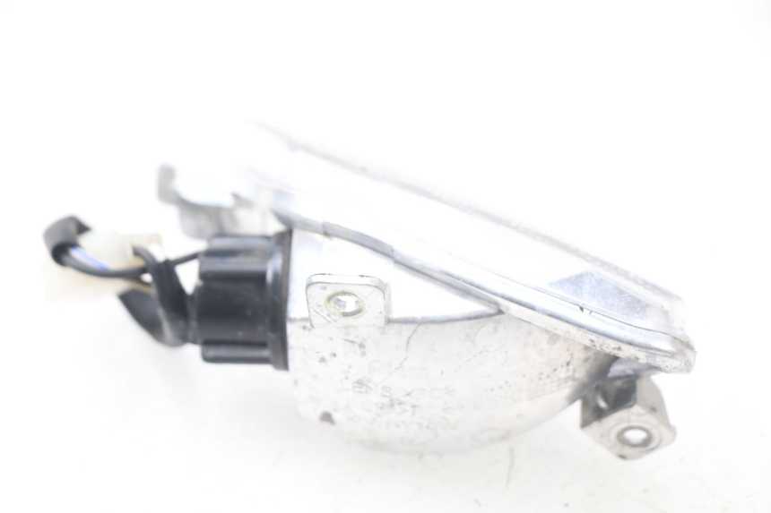 photo de FRONT RIGHT TURN SIGNAL APRILIA SR 2T 50 (2018 - 2022) - Alternative perspective