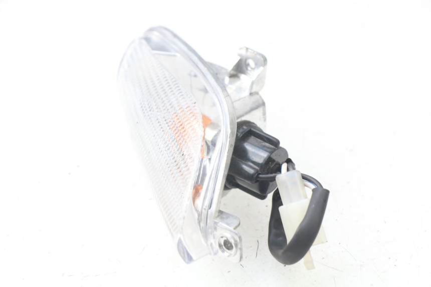 photo de FRONT RIGHT TURN SIGNAL APRILIA SR 2T 50 (2018 - 2022) - Technical close-up