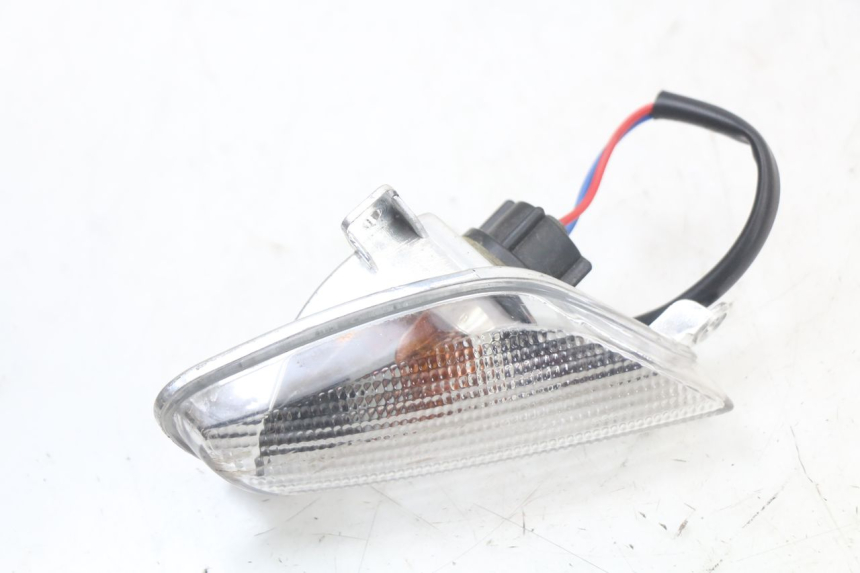 photo de FRONT RIGHT TURN SIGNAL APRILIA SR MOTARD 50 (2012 - 2018) - Zoom on usage condition