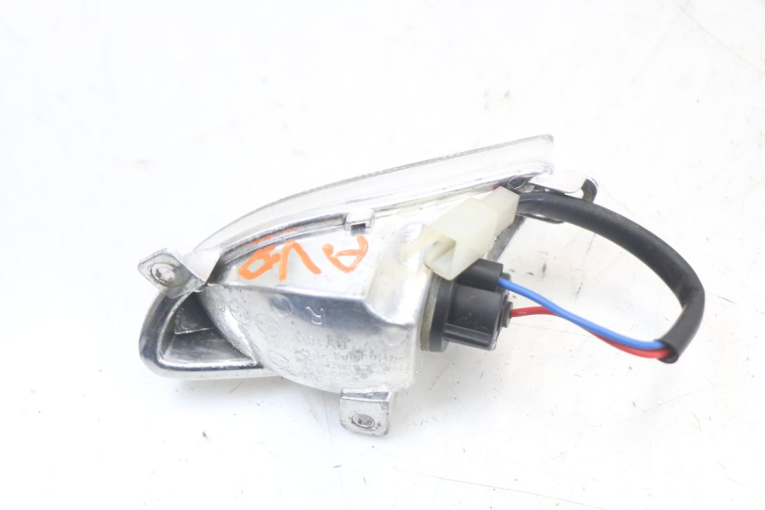 photo de FRONT RIGHT TURN SIGNAL APRILIA SR MOTARD 50 (2012 - 2018) - Alternative perspective