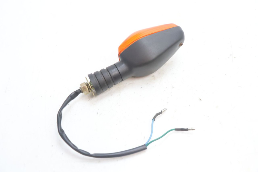 photo de FRONT RIGHT TURN SIGNAL YAMASAKI STREET 50 (2013 - 2018) - Zoom on usage condition