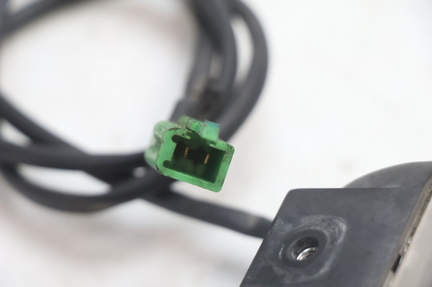 photo de FRONT RIGHT TURN SIGNAL MBK STUNT NAKED 50 (2004 - 2018) - Fixing points details