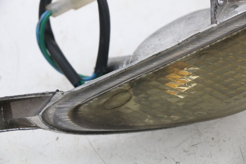 photo de FRONT RIGHT TURN SIGNAL BAOTIAN TRAVEL SPIRIT 50 (2010 - 2012) - Zoom on usage condition