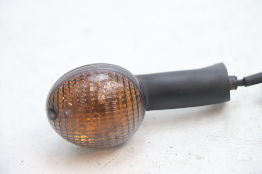 photo de FRONT RIGHT TURN SIGNAL PEUGEOT TREKKER 50 (1995 - 2004) - Zoom on usage condition