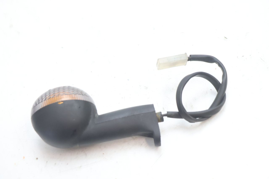 photo de FRONT RIGHT TURN SIGNAL PEUGEOT TREKKER 50 (1995 - 2004) - Alternative perspective