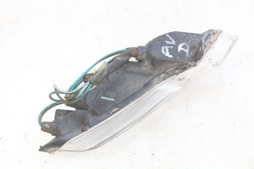 photo de RIGHT FRONT TURN SIGNAL PEUGEOT TWEET 4T 50 (2010 - 2014) - Zoom on usage condition