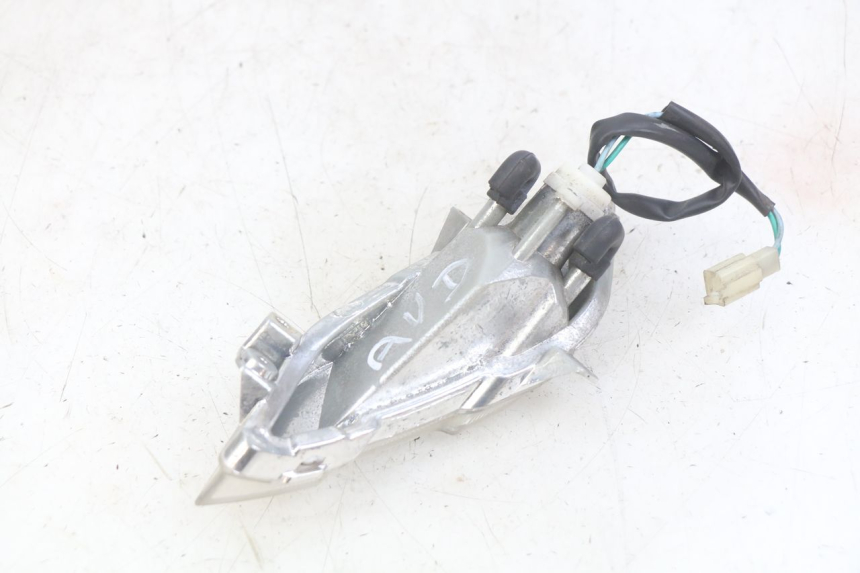 photo de RIGHT FRONT TURN SIGNAL PEUGEOT TWEET 4T 50 (2018 - 2022) - Zoom on usage condition