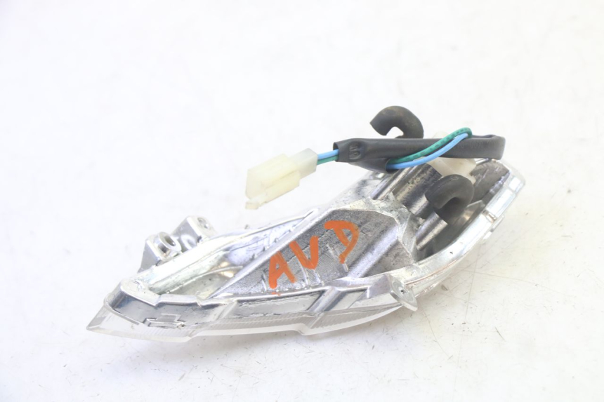 photo de FRONT RIGHT TURN SIGNAL PEUGEOT TWEET PRO EFI 4T 50 (2021 - 2022) - Zoom on usage condition