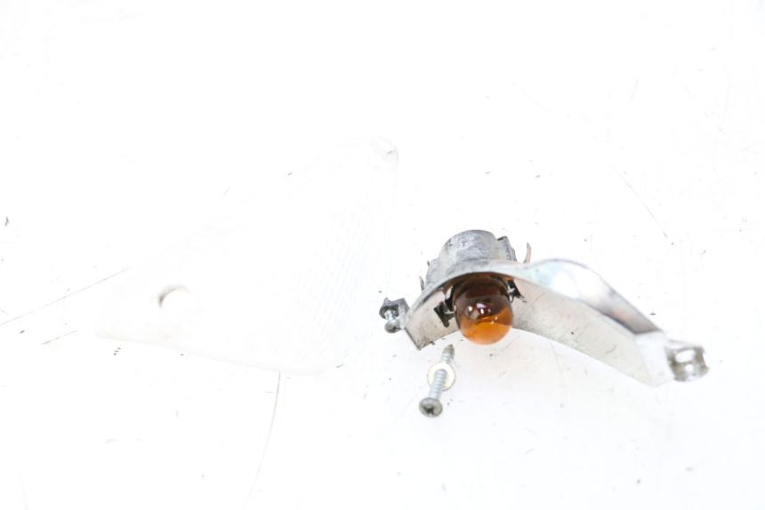 photo de FRONT RIGHT TURN SIGNAL PIAGGIO TYPHOON 50 (2000 - 2009) - Fixing points details