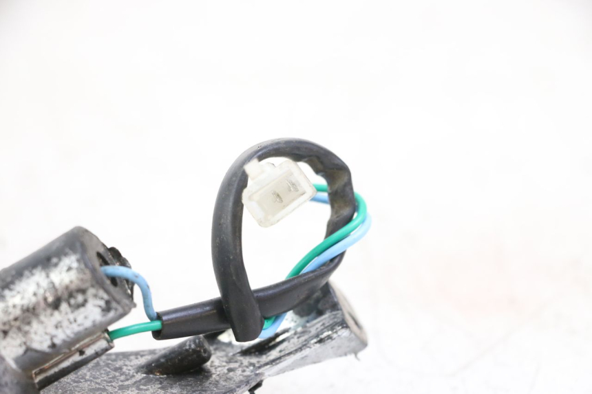 photo de RIGHT FRONT TURN SIGNAL UNIVERSAL BIKE ZN50QT-11B 50 (2018 - 2021) - Zoom on usage condition