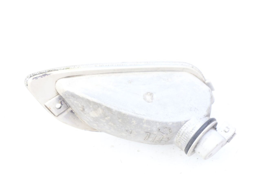 photo de RIGHT FRONT TURN SIGNAL PIAGGIO VESPA LX 2T 50 (2005 - 2013) - Alternative perspective