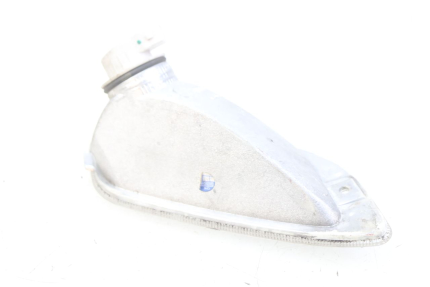 photo de RIGHT FRONT TURN SIGNAL PIAGGIO VESPA LX 2T 50 (2005 - 2013) - Alternative perspective