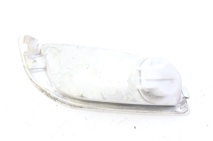 photo de RIGHT FRONT TURN SIGNAL PIAGGIO VESPA LX 2T 50 (2005 - 2013) - Zoom on usage condition