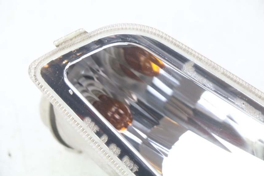 photo de RIGHT FRONT TURN SIGNAL PIAGGIO VESPA LX 2T 50 (2005 - 2013) - Product overview
