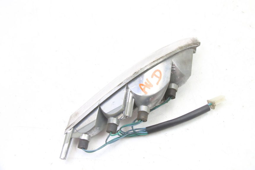 photo de FRONT RIGHT TURN SIGNAL PEUGEOT VIVACITY NEW 2T 50 (2008 - 2017) - Alternative perspective