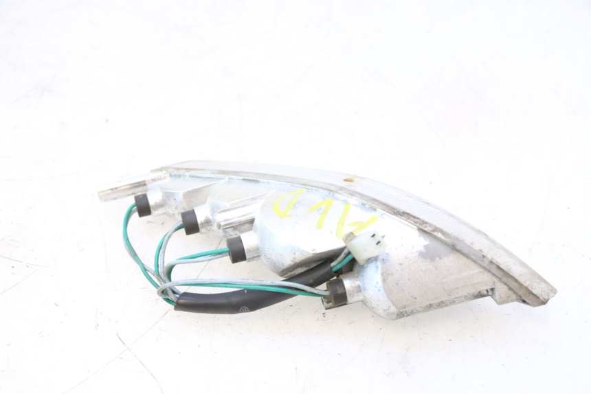 photo de FRONT RIGHT TURN SIGNAL PEUGEOT VIVACITY NEW 2T 50 (2008 - 2017) - Surface and material condition