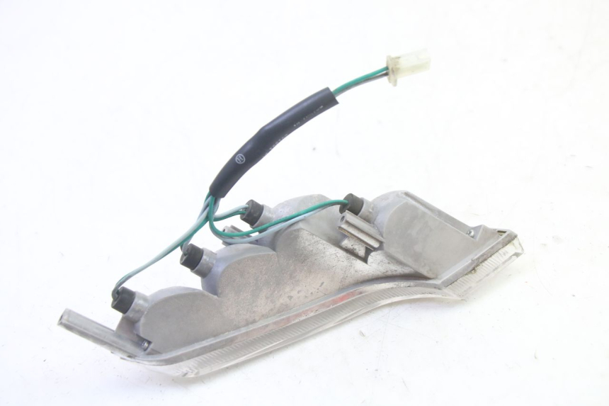 photo de FRONT RIGHT TURN SIGNAL PEUGEOT VIVACITY NEW 4T 50 (2008 - 2017) - Fixing points details