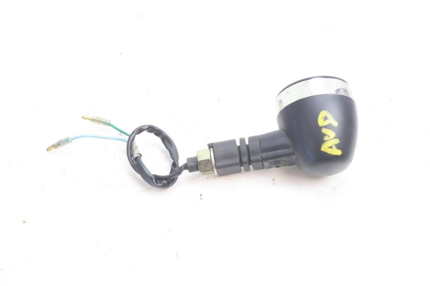 photo de FRONT RIGHT TURN SIGNAL DAELIM VJ ROADWIN 125 (2004 - 2007) - Zoom on usage condition