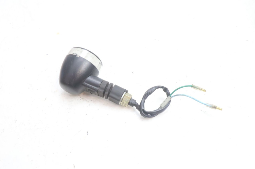 photo de FRONT RIGHT TURN SIGNAL DAELIM VJ ROADWIN 125 (2004 - 2007) - Technical close-up