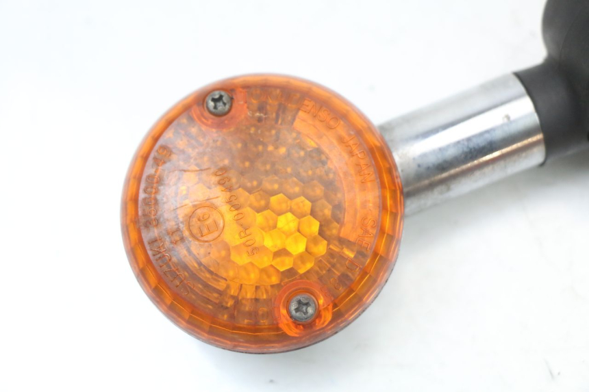 photo de FRONT RIGHT TURN SIGNAL SUZUKI VL INTRUDER 125 (2004 - 2007) - Component detail