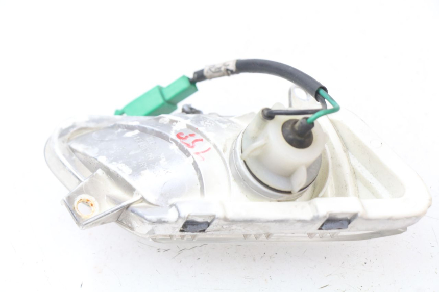 photo de RIGHT FRONT TURN SIGNAL YAMAHA XMAX X-MAX 125 (2006 - 2009) - Alternative perspective