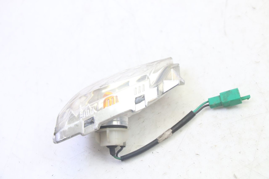 photo de RIGHT FRONT TURN SIGNAL YAMAHA X-MAX XMAX 250 (2006 - 2009) - Zoom on usage condition