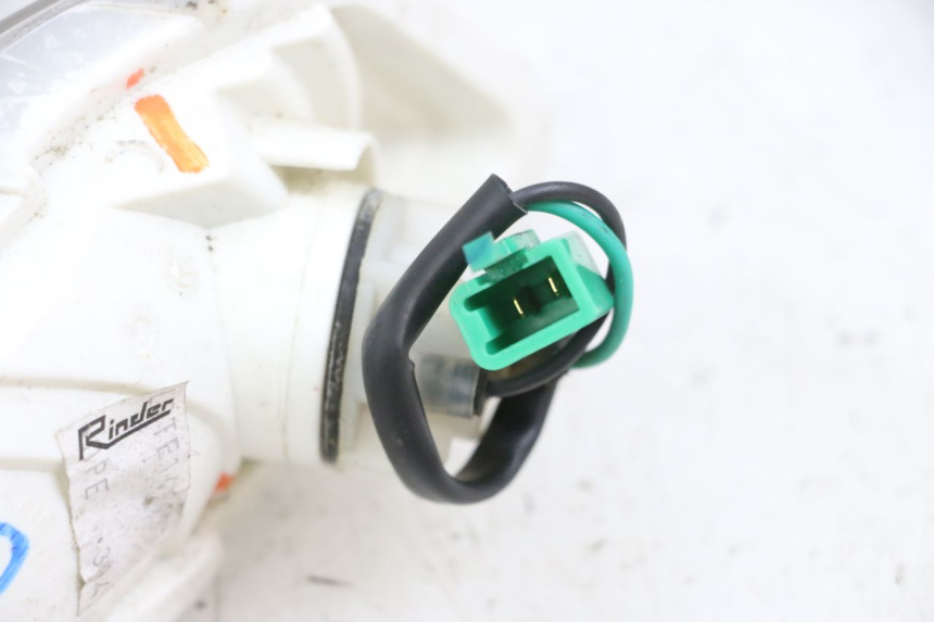 photo de RIGHT FRONT TURN SIGNAL YAMAHA XMAX X-MAX 125 (2006 - 2009) - Technical close-up