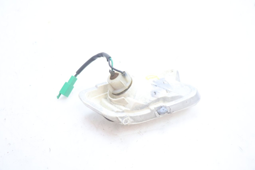photo de RIGHT FRONT TURN SIGNAL YAMAHA XMAX X-MAX 125 (2006 - 2009) - Zoom on usage condition