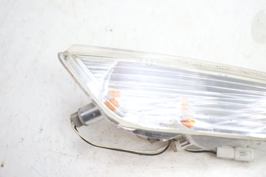 photo de FRONT RIGHT TURN SIGNAL PIAGGIO X8 STREET 125 (2006 - 2007) - Component detail