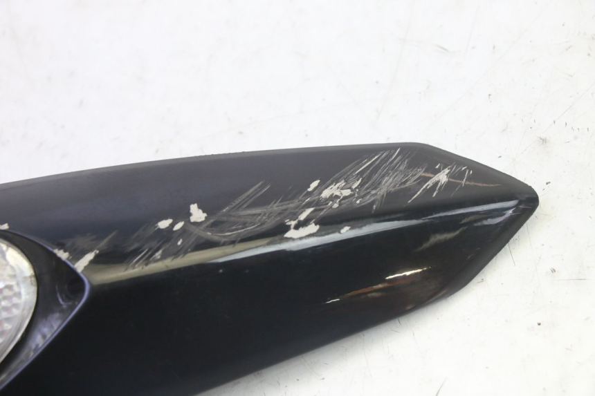 photo de RIGHT FRONT TURN SIGNAL PIAGGIO XEVO - X EVO 125 (2007 - 2017) - Zoom on usage condition