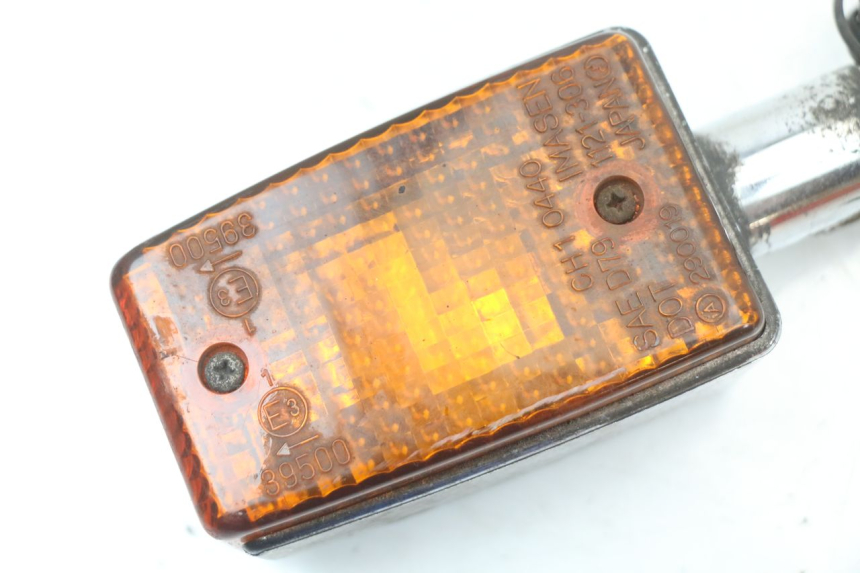 photo de FRONT RIGHT TURN SIGNAL YAMAHA XJ F 900 (1983 - 1994) - Component detail