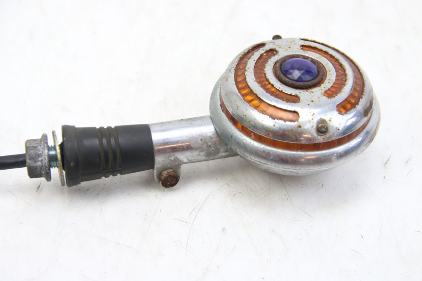 photo de RIGHT FRONT TURN SIGNAL YAMAHA XV VIRAGO 750 (1984 - 1998) - Zoom on usage condition