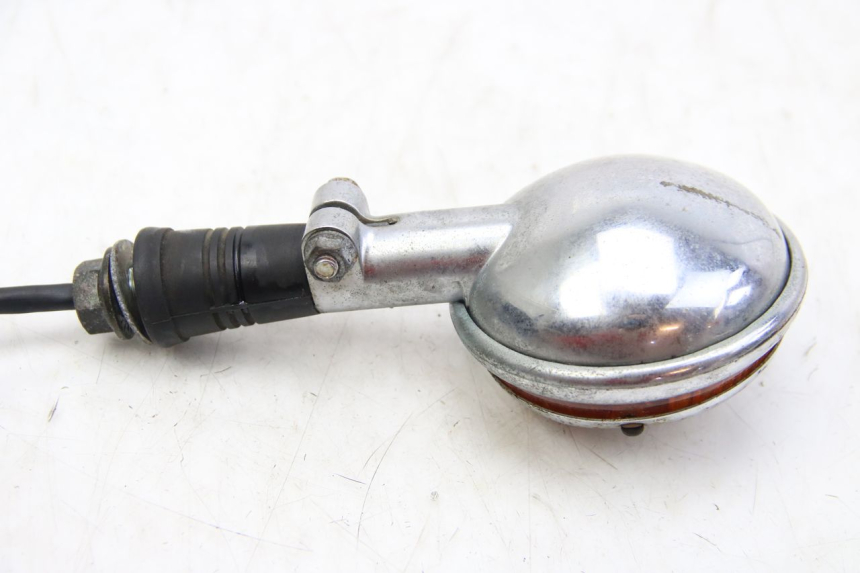 photo de RIGHT FRONT TURN SIGNAL YAMAHA XV VIRAGO 750 (1984 - 1998) - Technical close-up