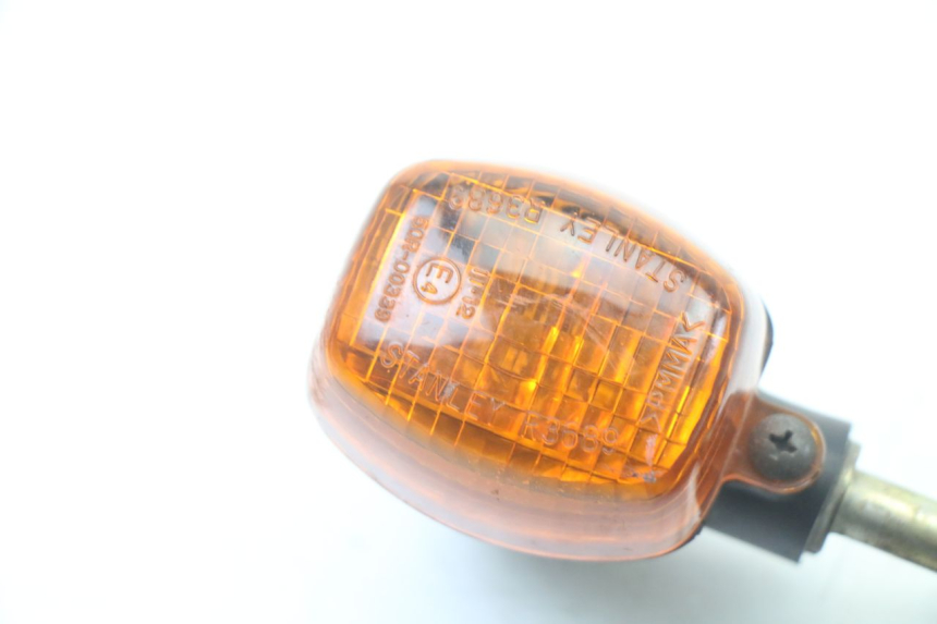 photo de FRONT RIGHT TURN SIGNAL YAMAHA SR 125 (1982 - 2003) - Zoom on usage condition