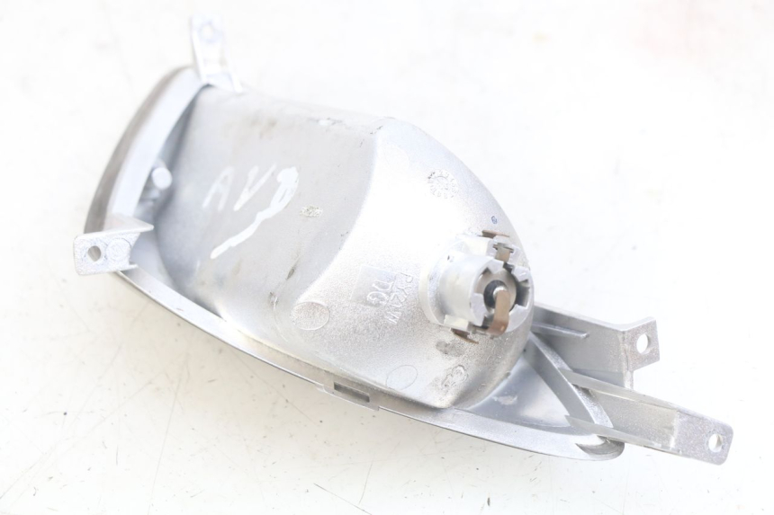 photo de FRONT RIGHT TURN SIGNAL YAMAHA YP MAJESTY 125 (2007 - 2010) - Product overview