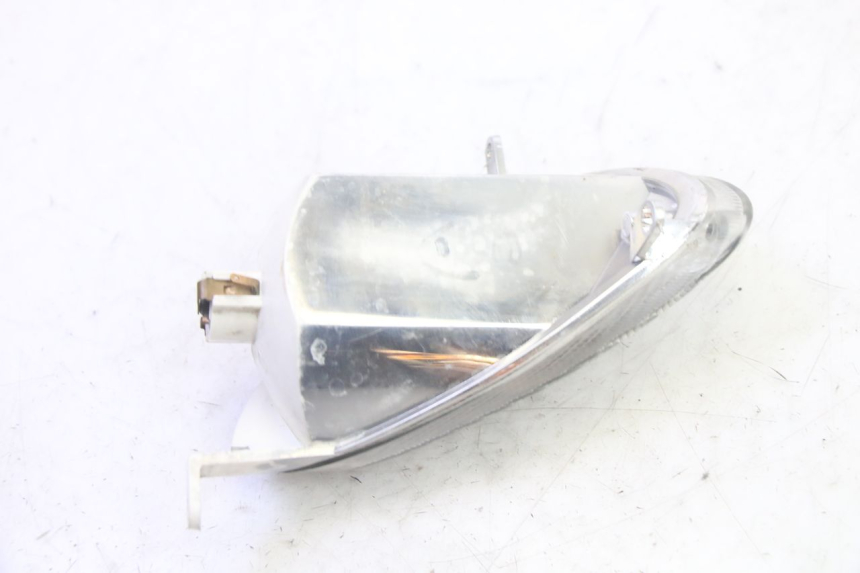 photo de FRONT RIGHT TURN SIGNAL YAMAHA YP MAJESTY 125 (2002 - 2006) - Alternative perspective