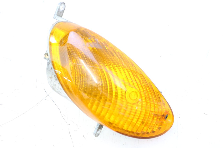 photo de FRONT RIGHT TURN SIGNAL YAMAHA YP MAJESTY 125 (1998 - 2001) - Main view