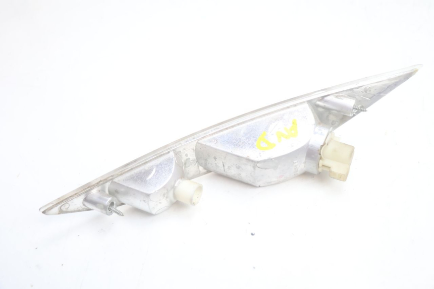 photo de FRONT RIGHT TURN SIGNAL PIAGGIO ZIP 4T 50 (2006 - 2017) - Alternative perspective