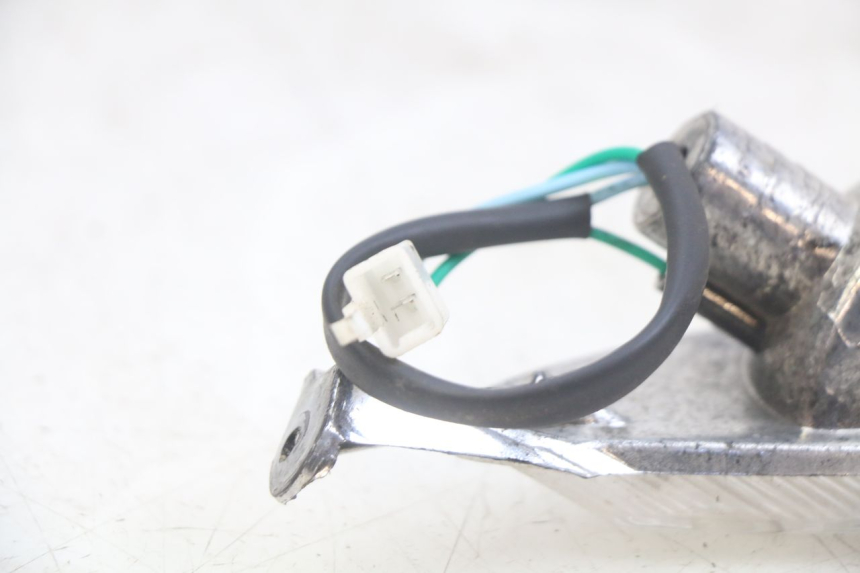 photo de RIGHT FRONT TURN SIGNAL UNIVERSAL BIKE ZN50QT-11B 50 (2018 - 2021) - Zoom on usage condition