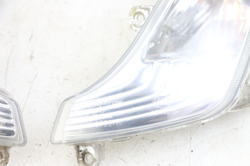 photo de FRONT TURN SIGNAL SYM FIDDLE 2 50 (2008 - 2013) - Surface and material condition